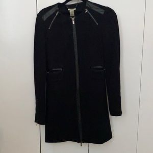 Long Blazer with Leatherette and zipper detail.